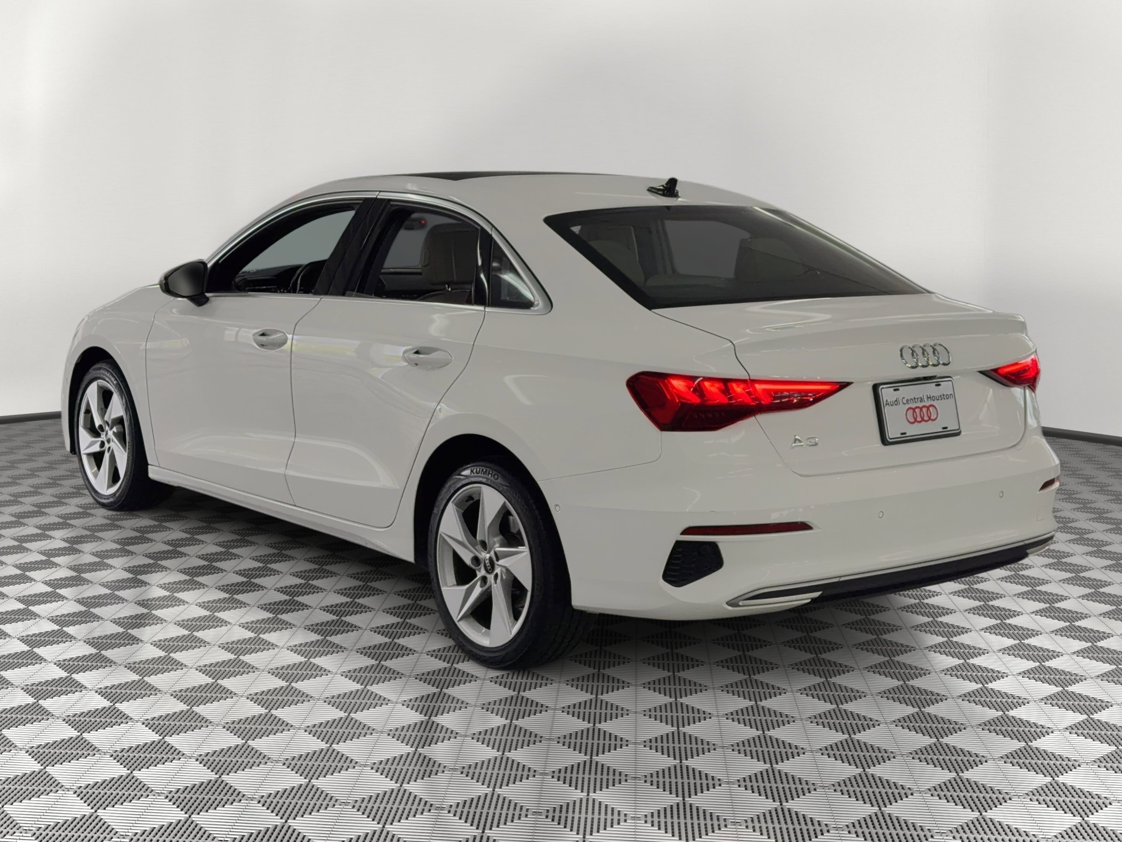 Used 2023 Audi A3 2.0T Premium w/ Convenience Package image 3