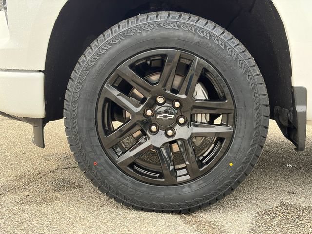 Used 2022 Chevrolet Silverado 1500 RST AWD/4WD image 2