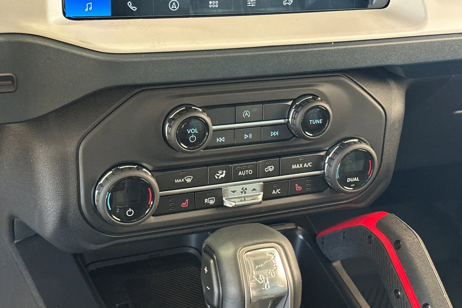 New 2026 Ford Bronco Outer Banks image 19