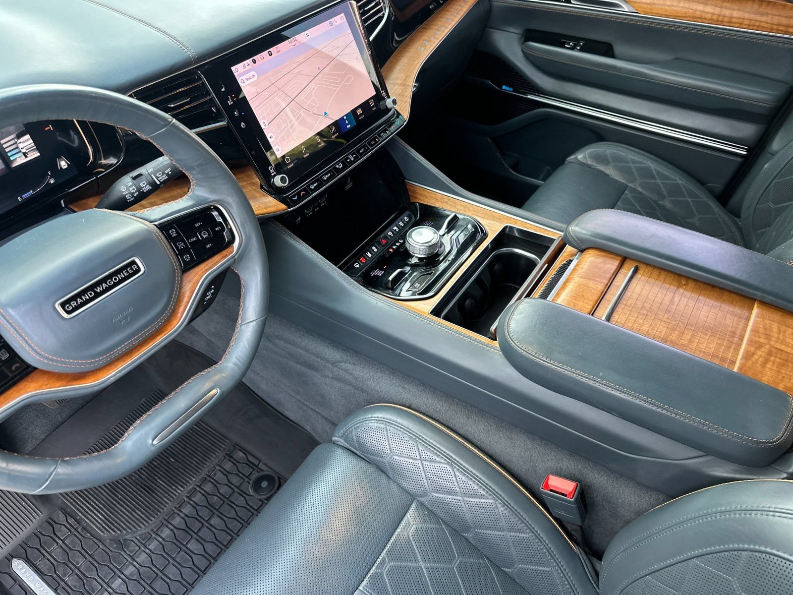 Used 2022 Jeep Grand Wagoneer Series III w/ Flexible Seating Group AWD/4WD image 10
