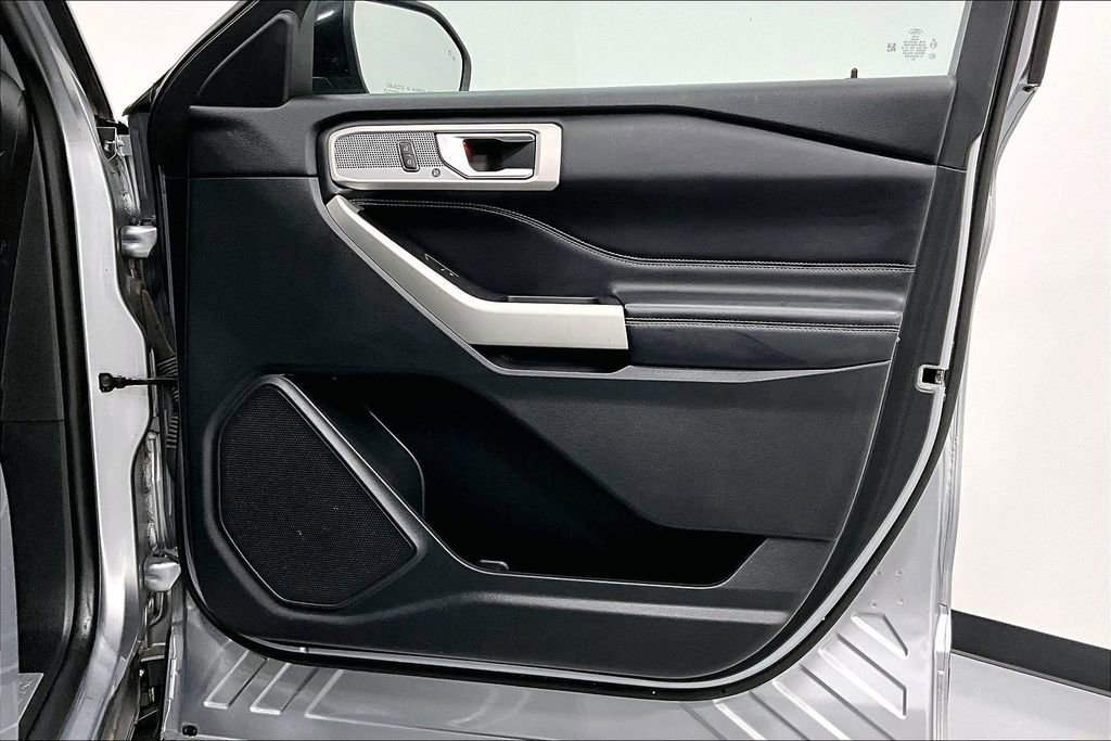 Used 2021 Ford Explorer Limited w/ Equipment Group 301A image 22