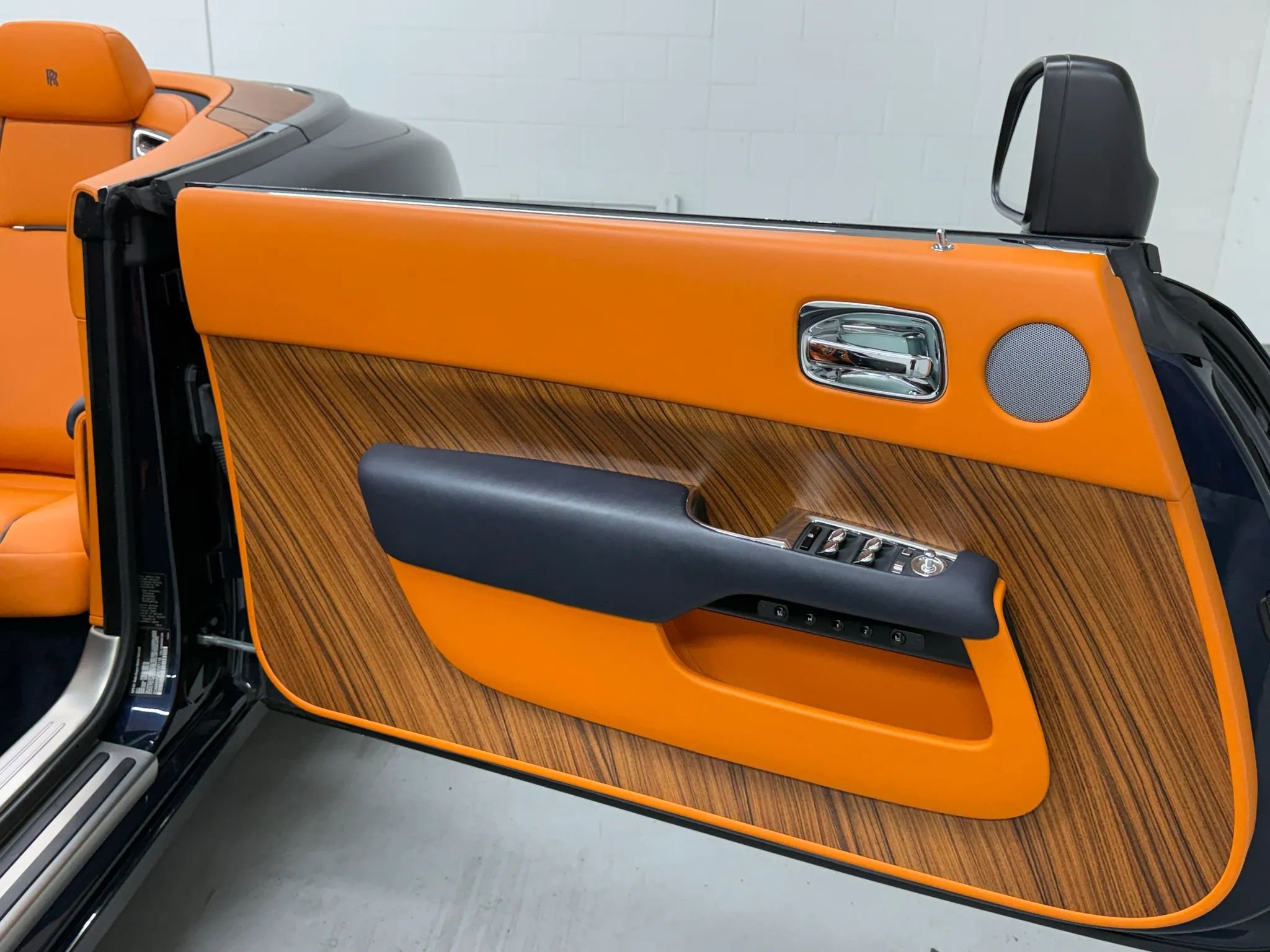 Used 2017 Rolls-Royce Dawn image 14