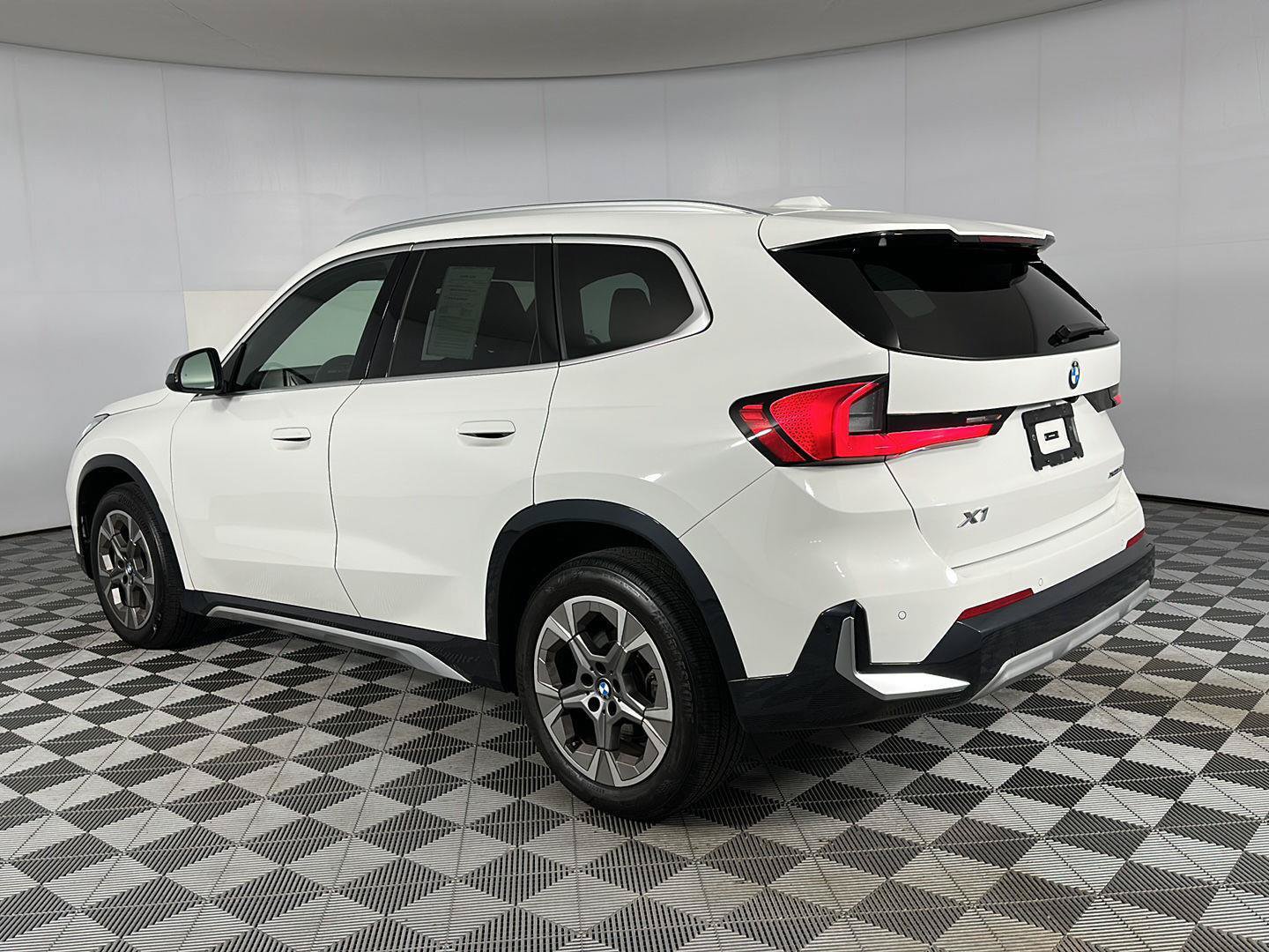 Used 2023 BMW X1 xDrive28i w/ Convenience Package AWD/4WD image 21