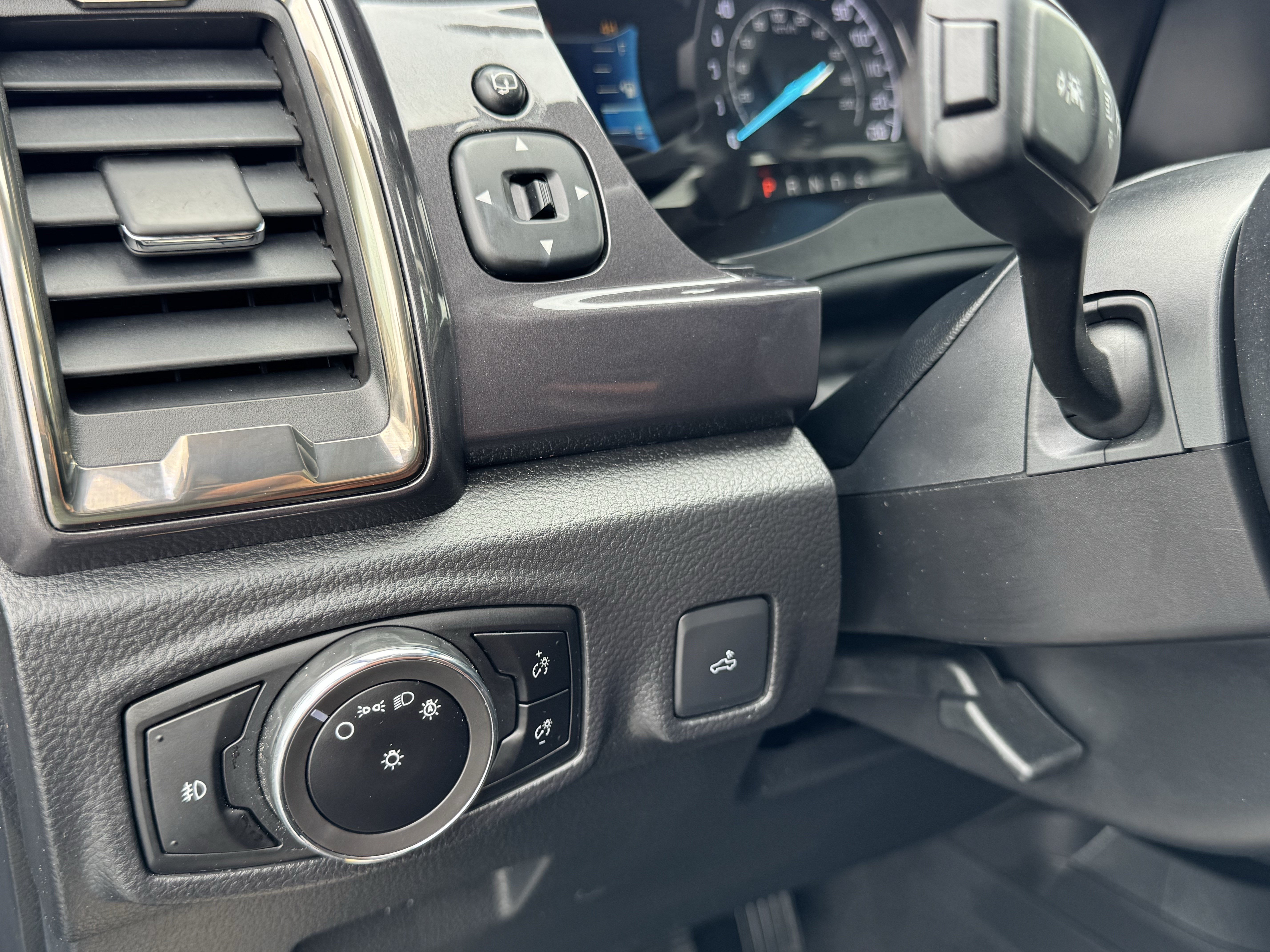 Used 2023 Ford Ranger Lariat w/ Equipment Group 501A High AWD/4WD image 37