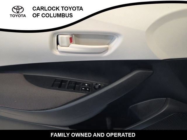Used 2025 Toyota Corolla LE FWD image 12