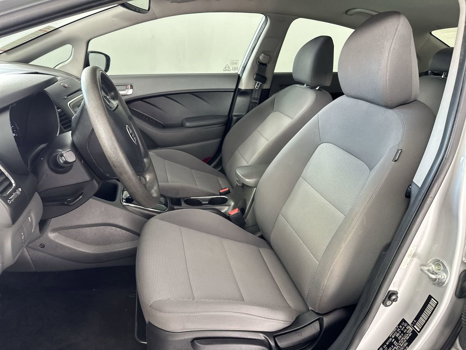 Used 2017 Kia Forte LX image 11