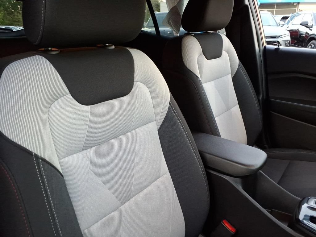 Certified 2026 Chevrolet Trax RS FWD image 17