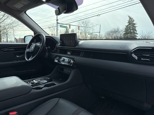 Certified 2025 Honda Pilot Touring image 23