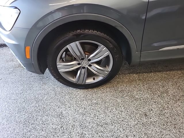Used 2020 Volkswagen Tiguan SEL FWD image 3