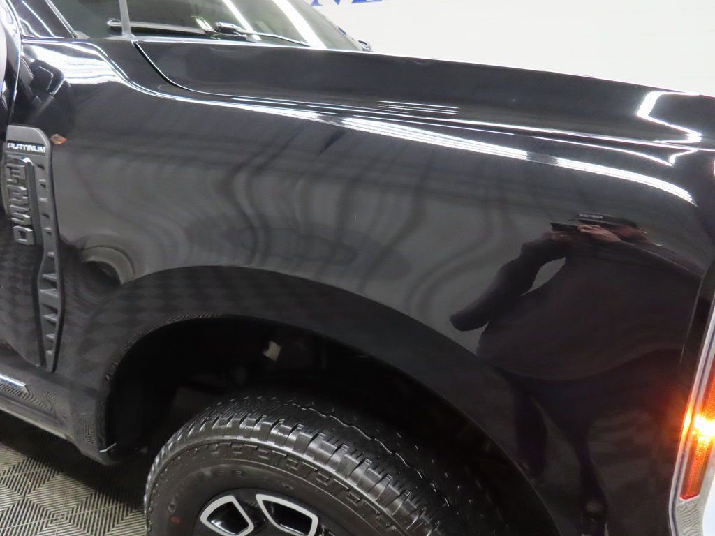 Used 2025 Ford F350 Platinum w/ FX4 Off-Road Package image 38