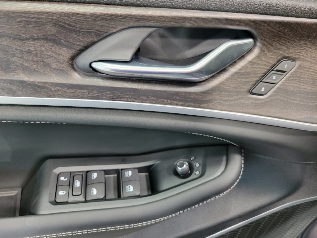New 2026 Jeep Grand Cherokee Limited AWD/4WD image 13
