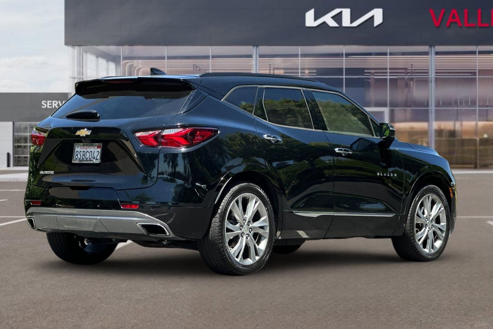 Used 2019 Chevrolet Blazer Premier w/ Sun and Wheels Package FWD image 4