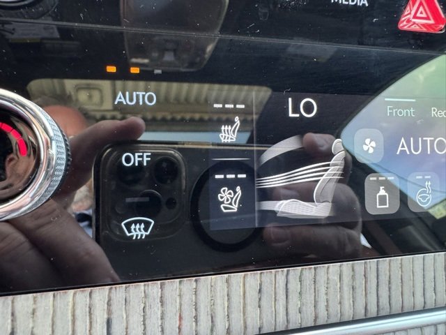 Used 2025 Genesis GV80 3.5T Prestige image 12