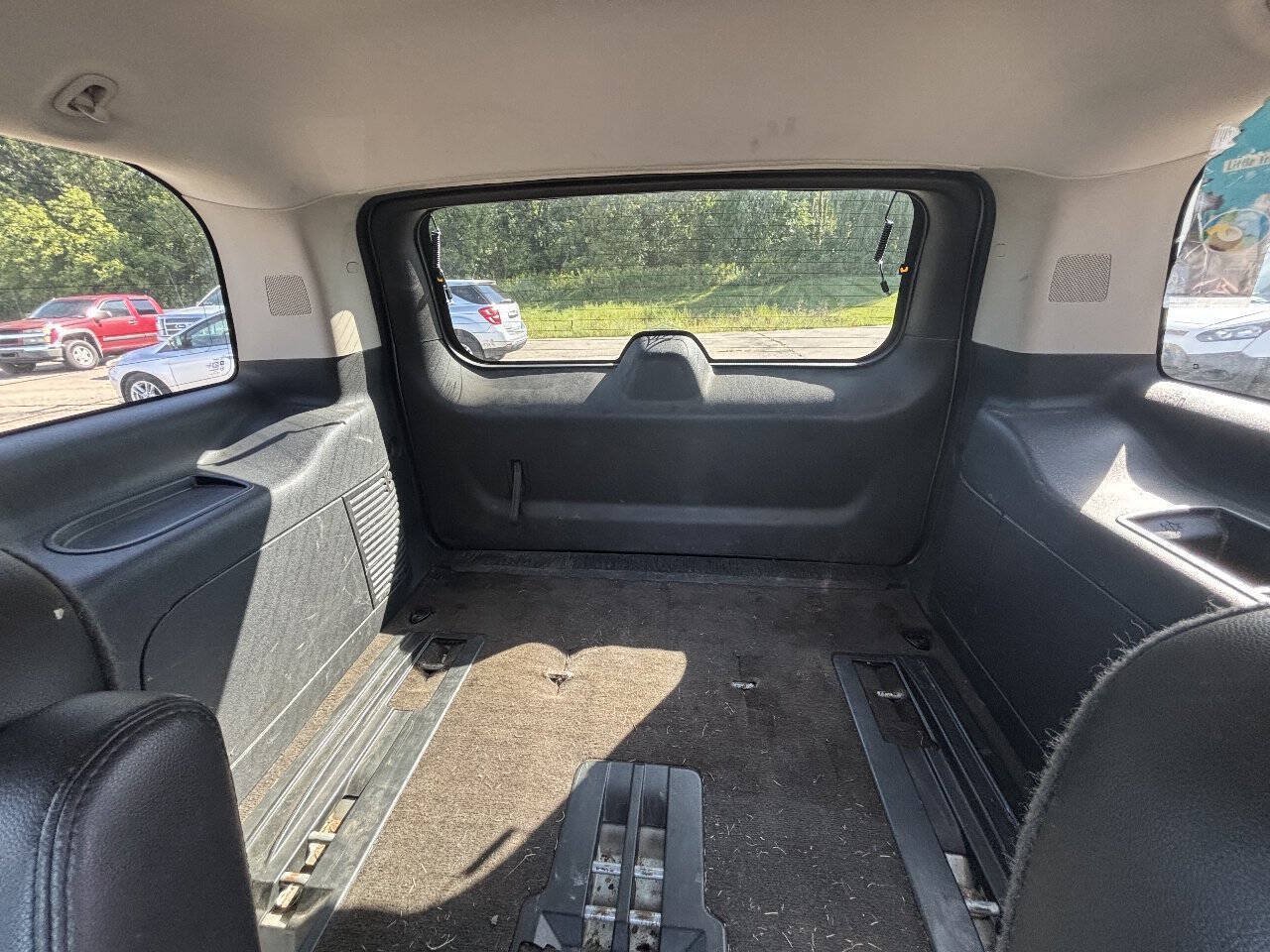 Used 2011 GMC Yukon SLT AWD/4WD image 9