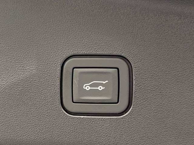 New 2027 Cadillac Vistiq Luxury AWD/4WD image 24