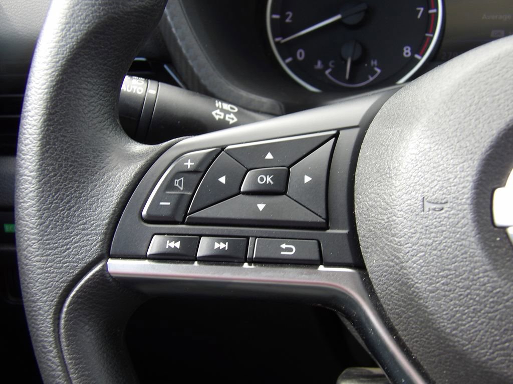 Used 2025 Nissan Sentra SV FWD image 14