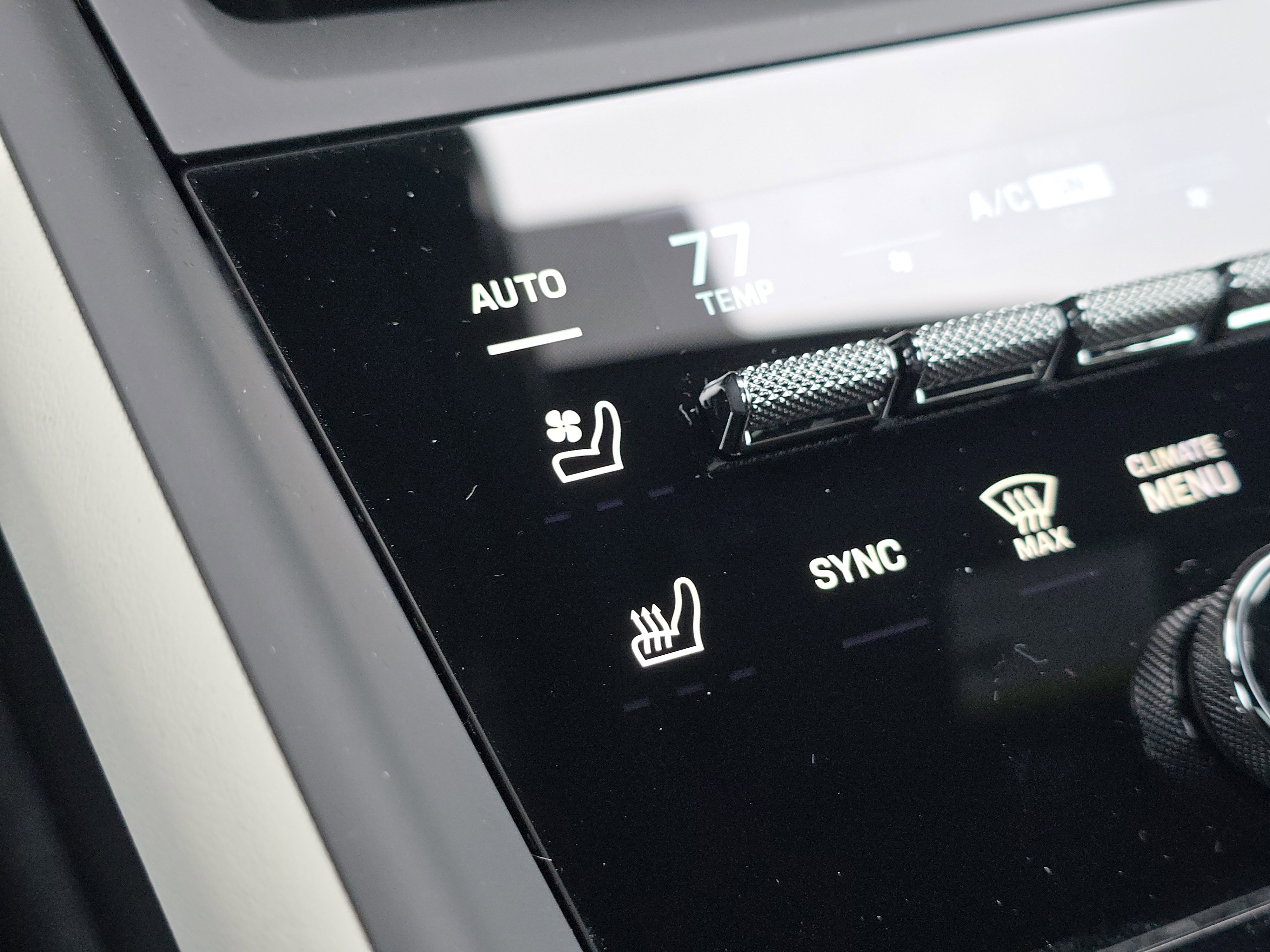 New 2026 Porsche Macan 4 Electric image 24