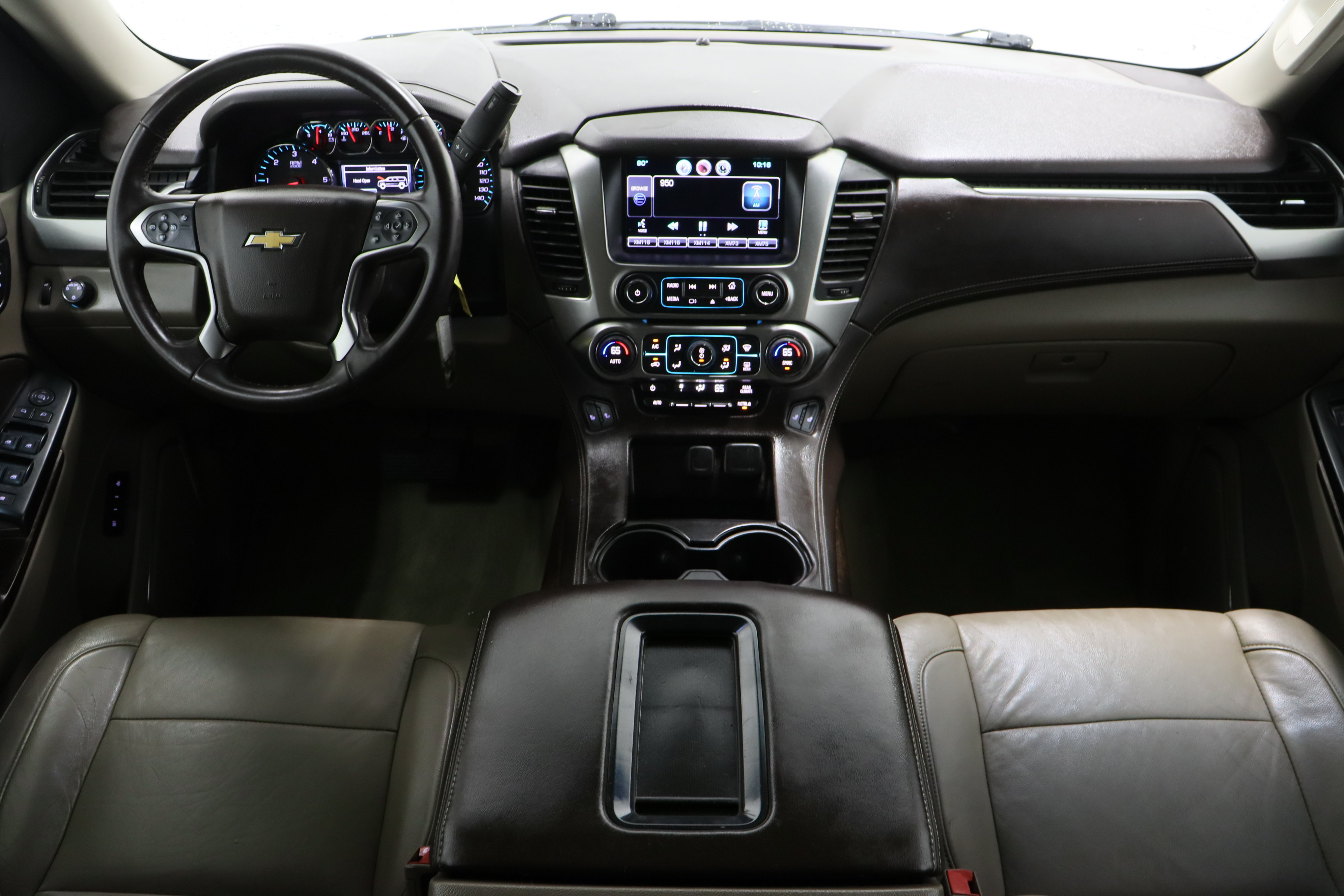 Used 2015 Chevrolet Suburban LT RWD image 28