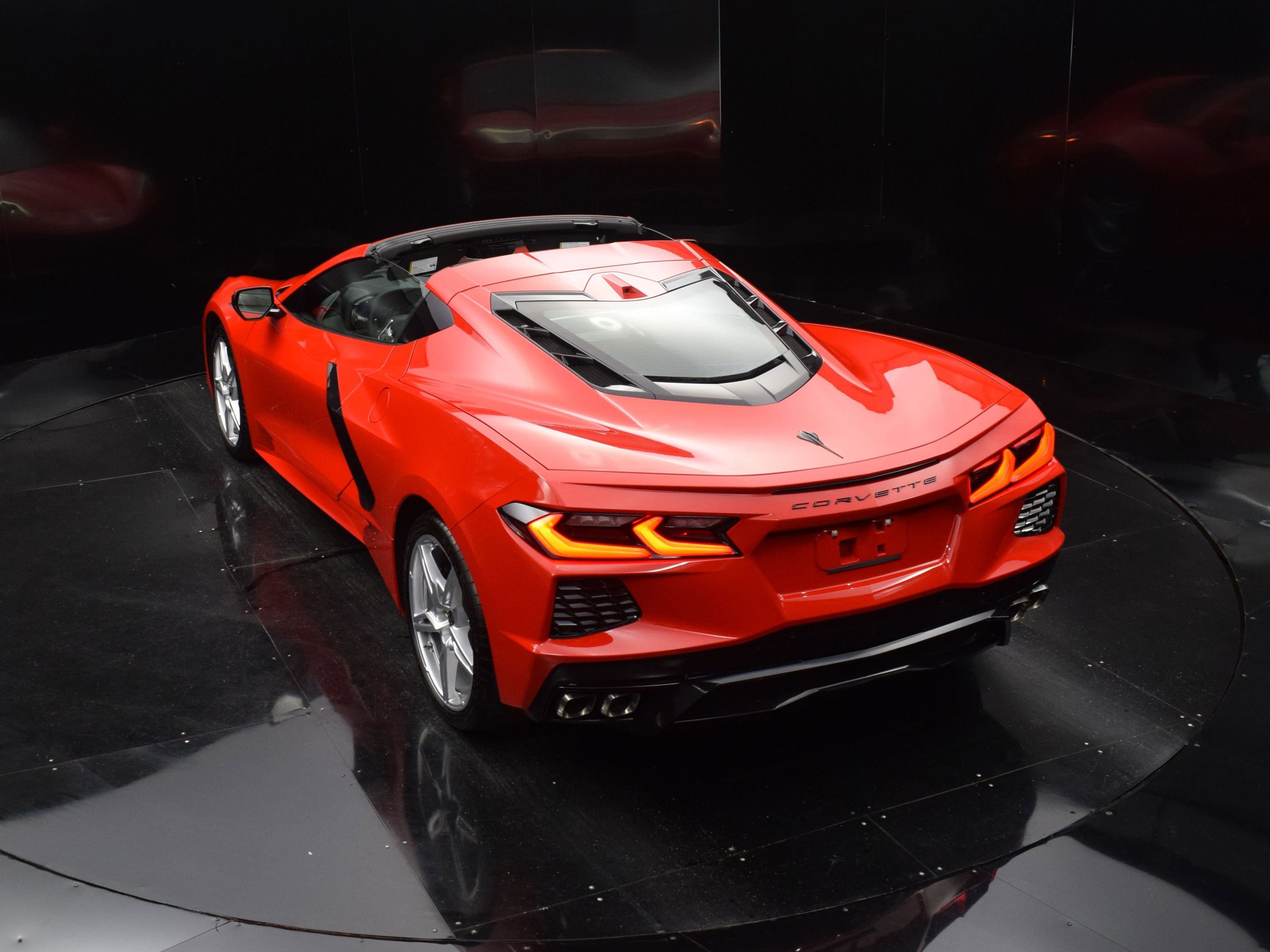 Used 2024 Chevrolet Corvette Stingray Preferred Cpe w/ 2LT image 27