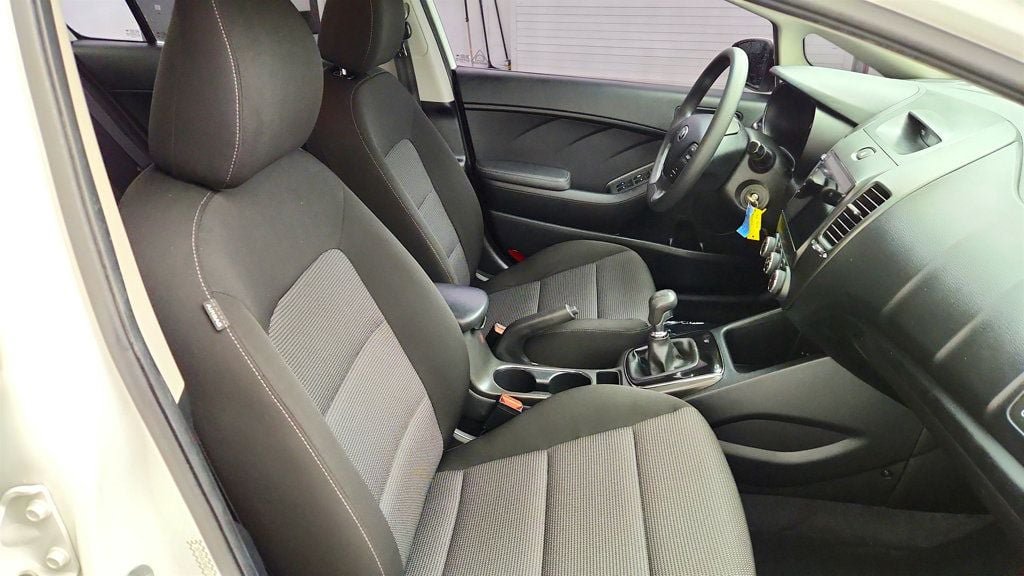 Used 2017 Kia Forte LX FWD image 21