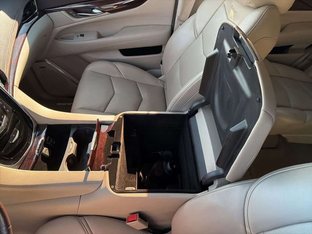 Used 2016 Cadillac Escalade Luxury image 56