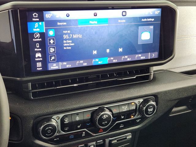 Used 2024 Jeep Wrangler Unlimited image 15