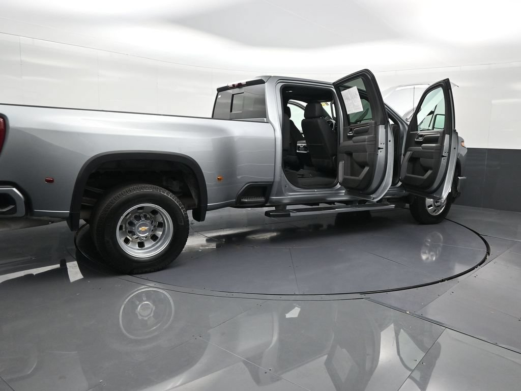 Used 2025 Chevrolet Silverado 3500 High Country w/ High Country Premium Package image 32