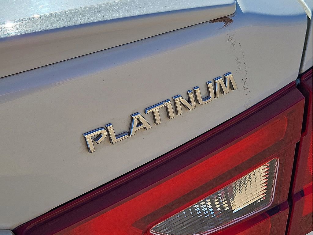 Used 2016 Nissan Maxima Platinum w/ Interior Lighting Package image 13