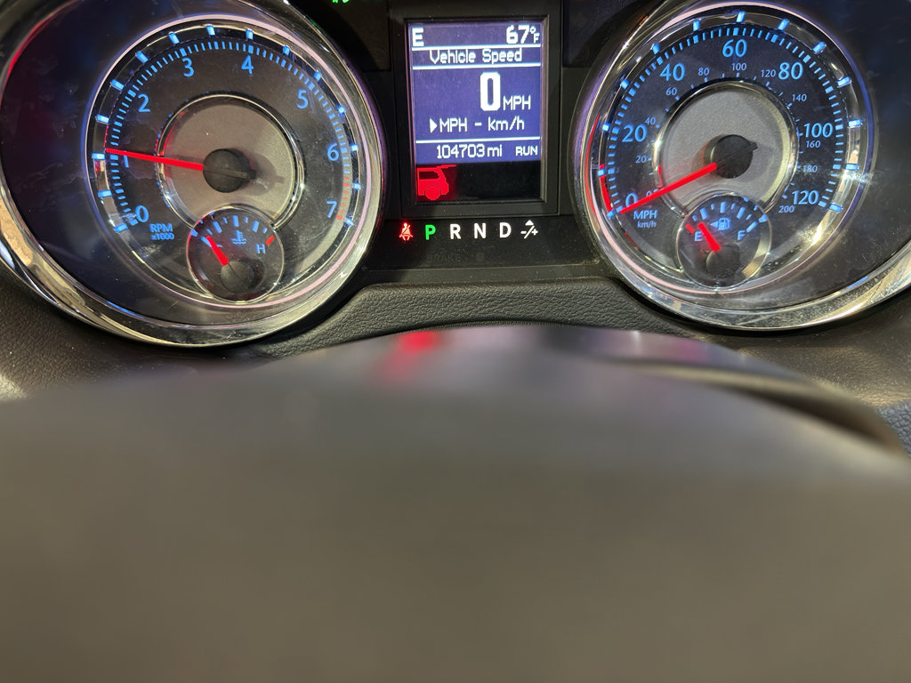 Used 2016 Chrysler Town & Country Touring image 16