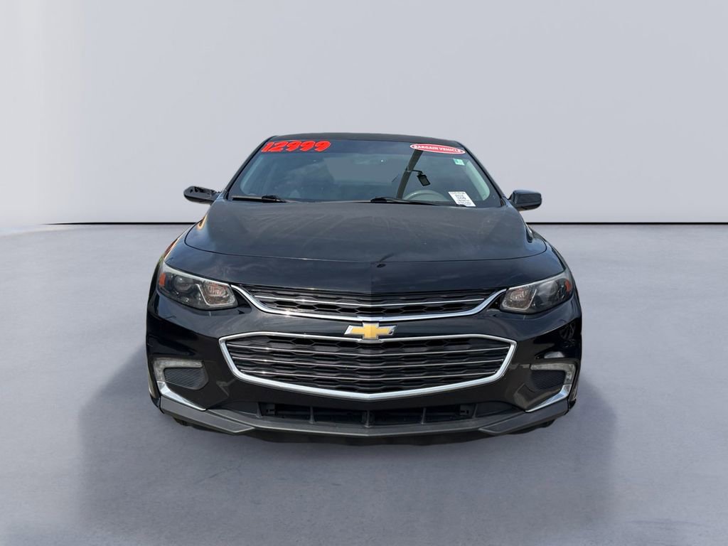 Used 2017 Chevrolet Malibu LT FWD video 3