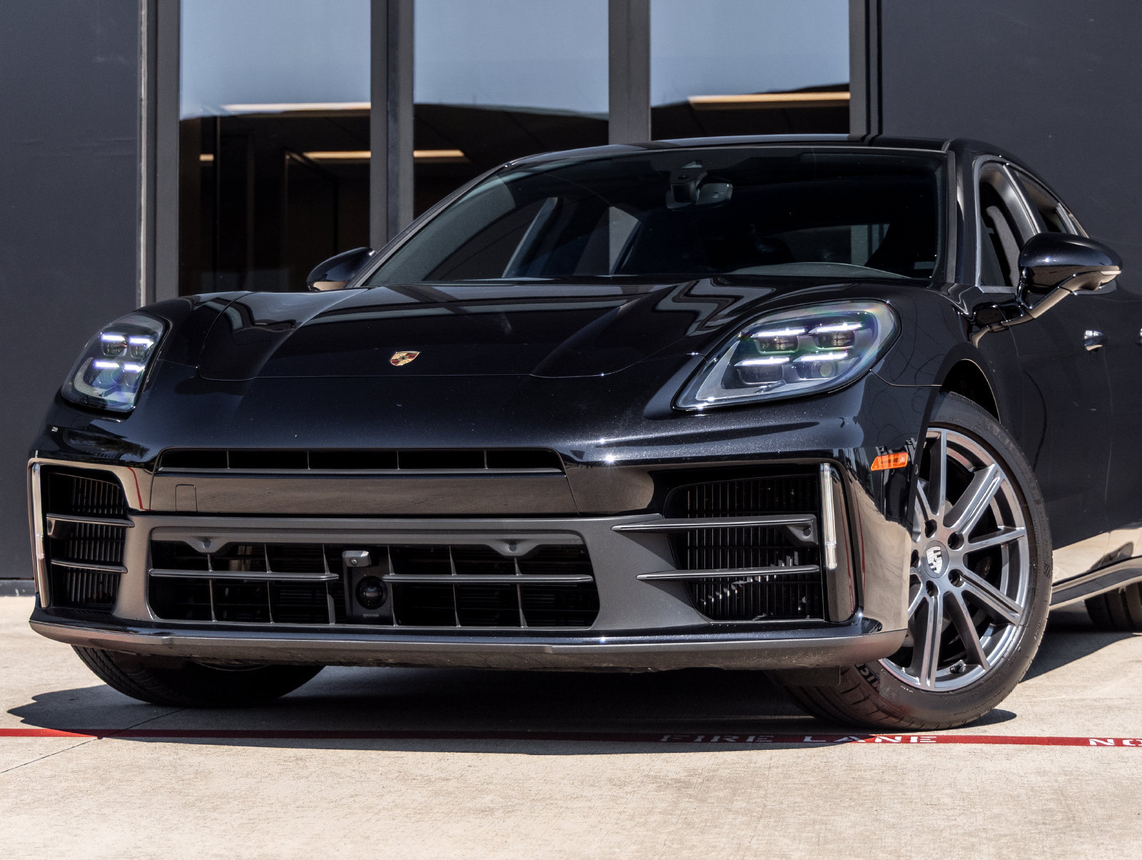 Certified 2025 Porsche Panamera image 7