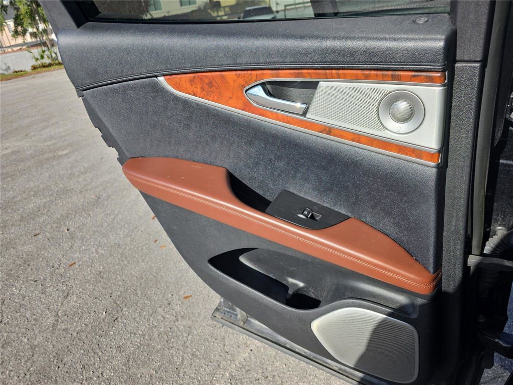 Used 2016 Lincoln MKX Reserve w/ Luxury Package image 8