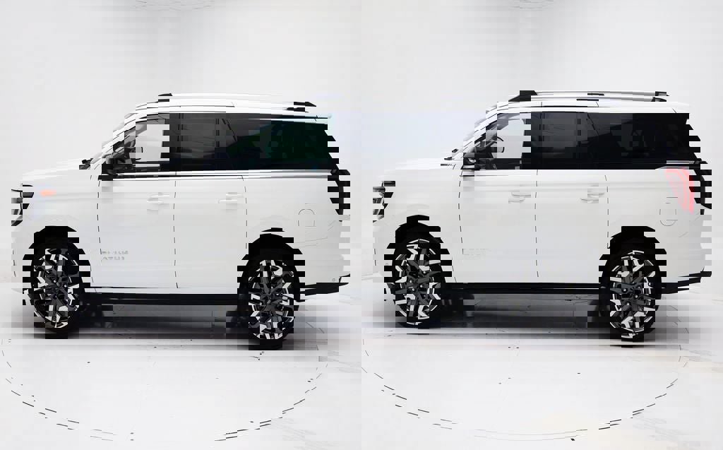 Used 2025 Ford Expedition Max Platinum w/ Platinum Ultimate Package image 6