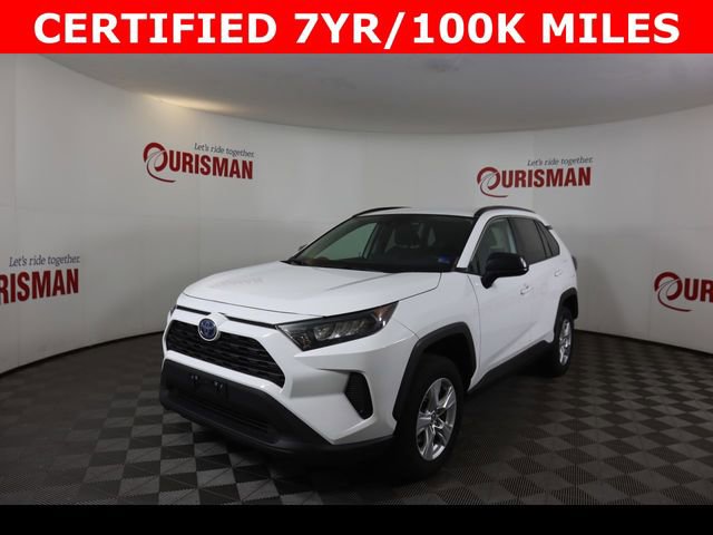 Used 2021 Toyota RAV4 LE image 3