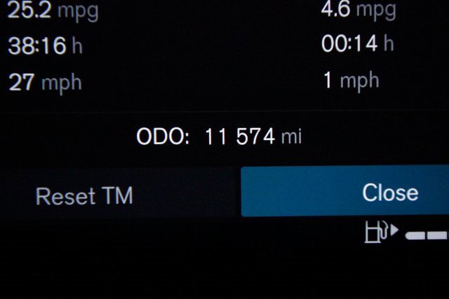 Certified 2025 Volvo XC40 B5 Plus image 5