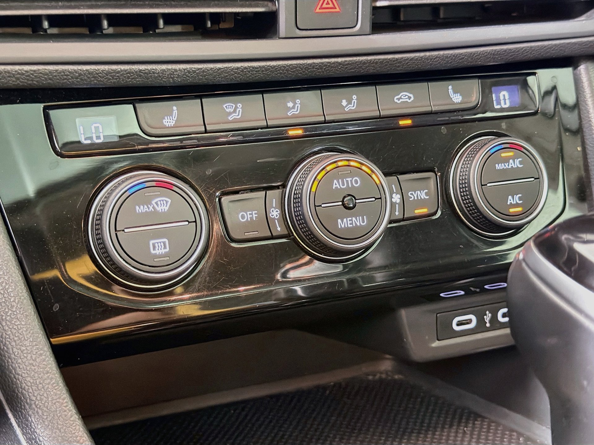 Certified 2023 Volkswagen Jetta SE FWD image 13