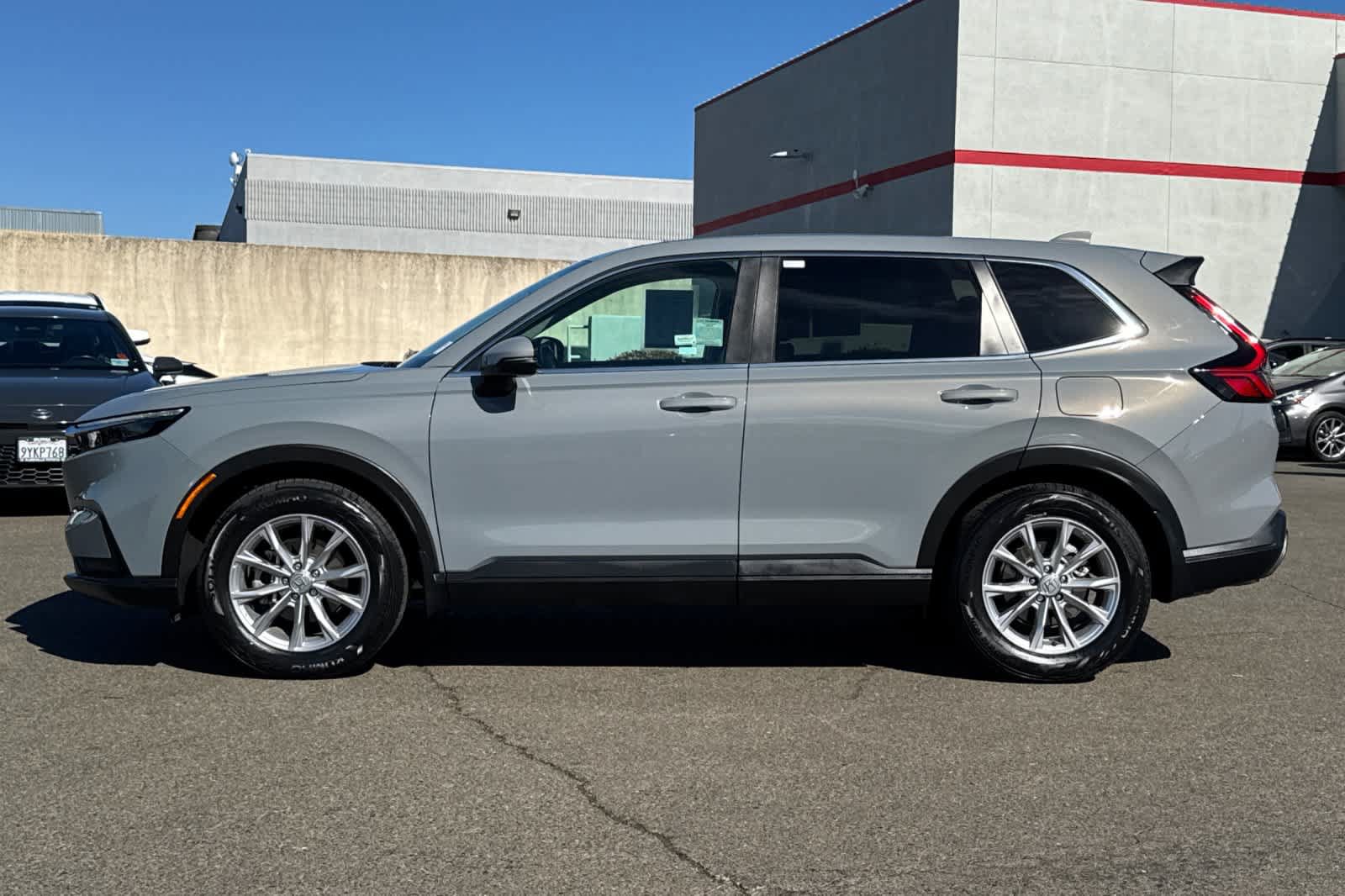 Used 2025 Honda CR-V EX-L image 9