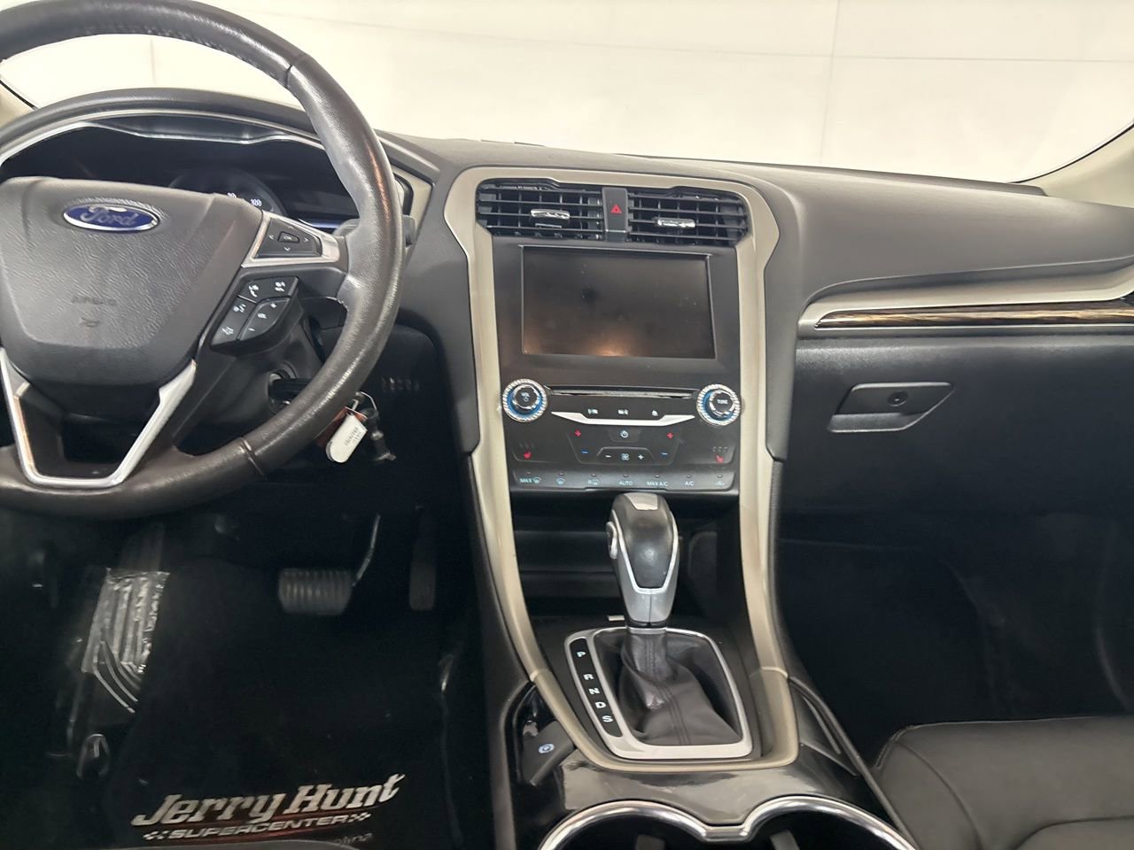 Used 2014 Ford Fusion SE w/ Equipment Group 202A image 24