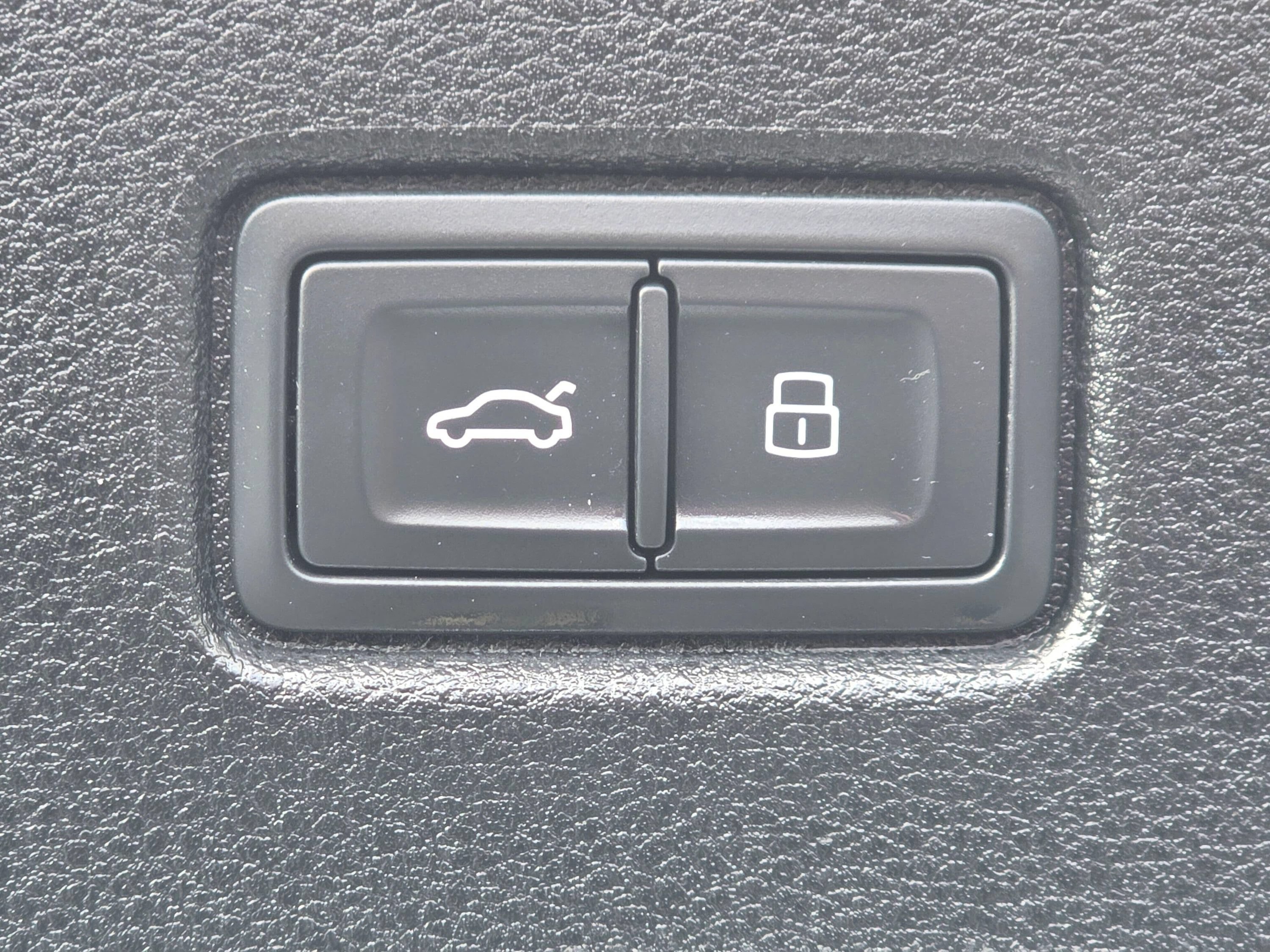 Used 2023 Audi SQ5 Prestige w/ Prestige Package AWD/4WD image 24