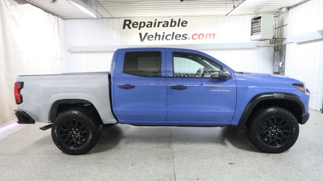 Used 2025 Chevrolet Colorado Trail Boss AWD/4WD image 4