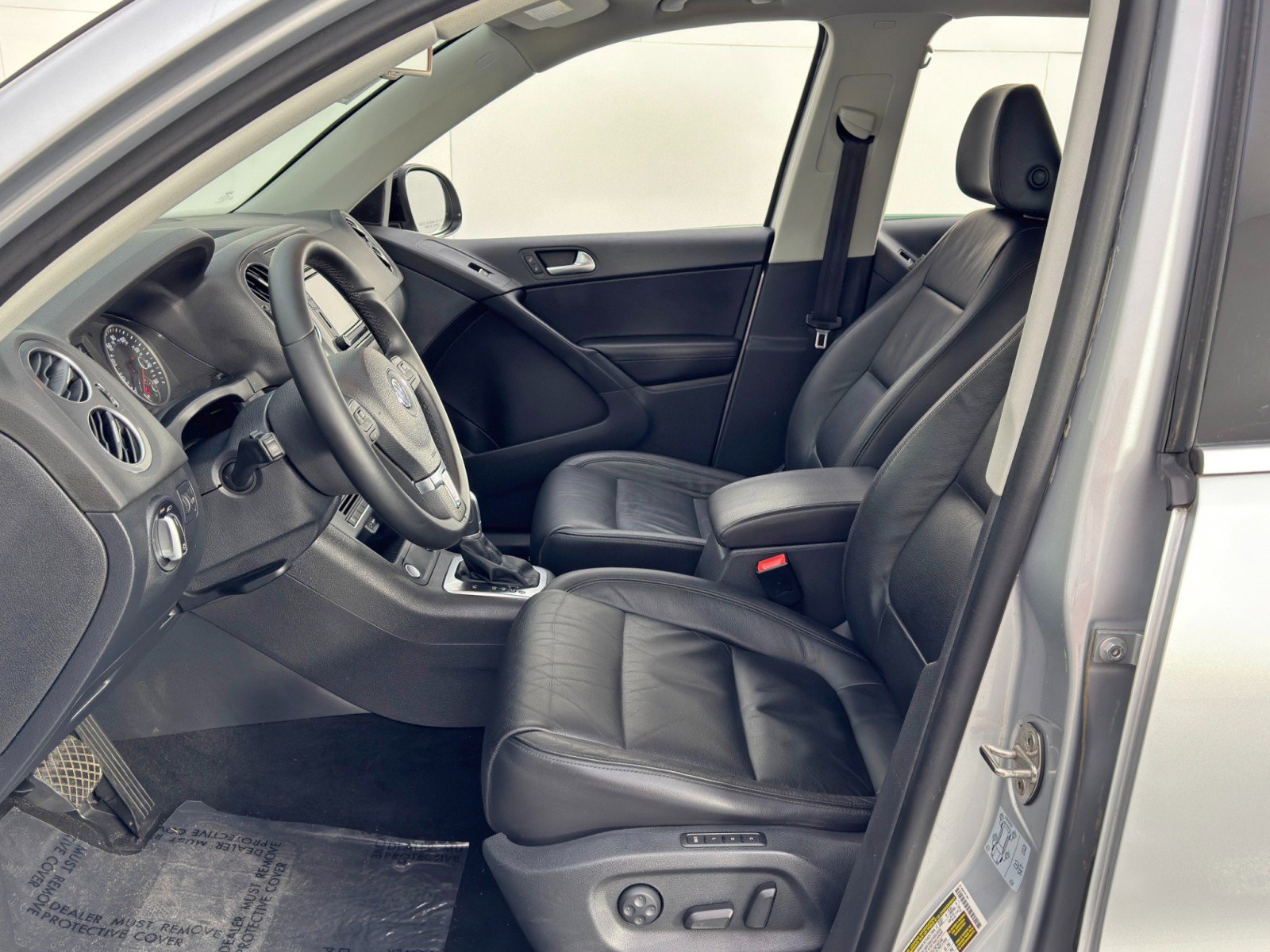 Used 2017 Volkswagen Tiguan Sport image 16