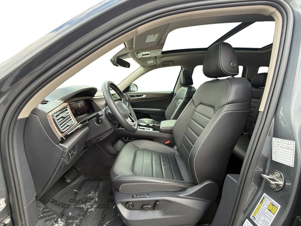 Used 2025 Volkswagen Atlas SEL AWD/4WD image 9