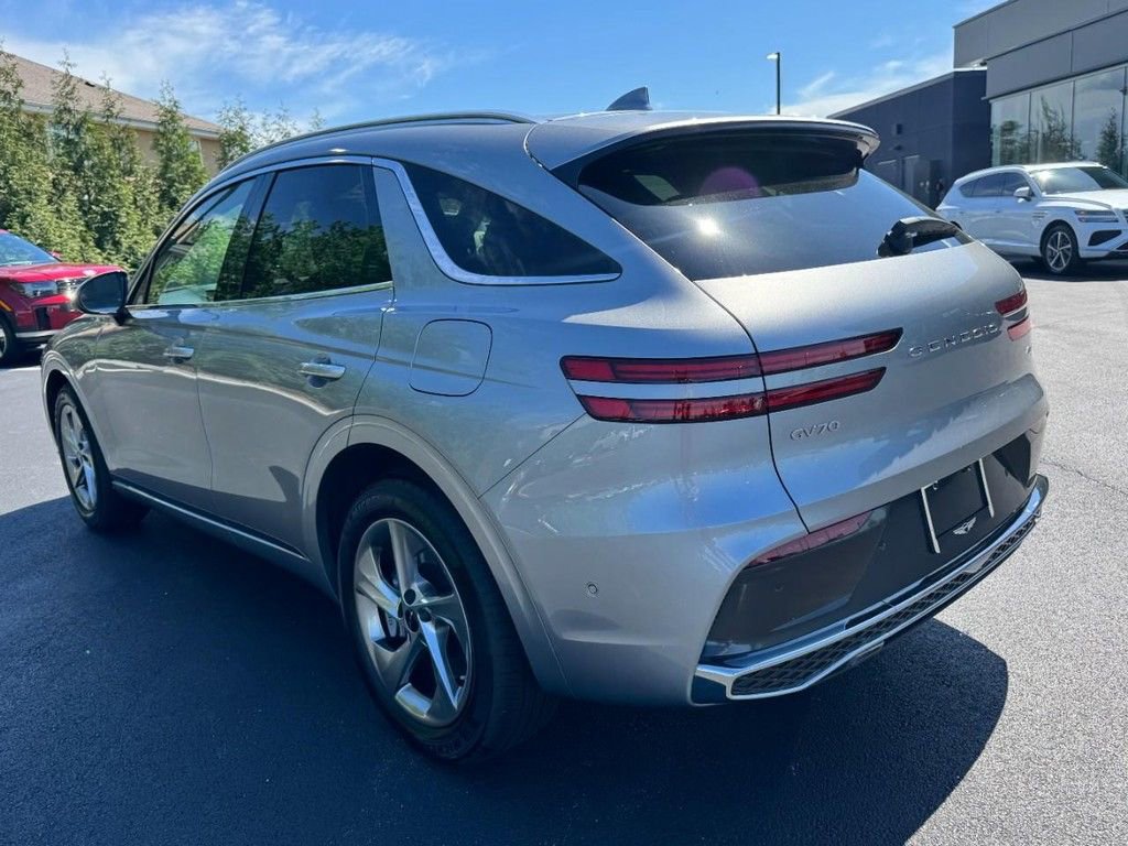 Used 2026 Genesis GV70 2.5T Advanced AWD/4WD image 5