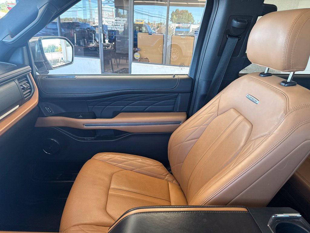Used 2023 Ford Expedition Platinum AWD/4WD image 25