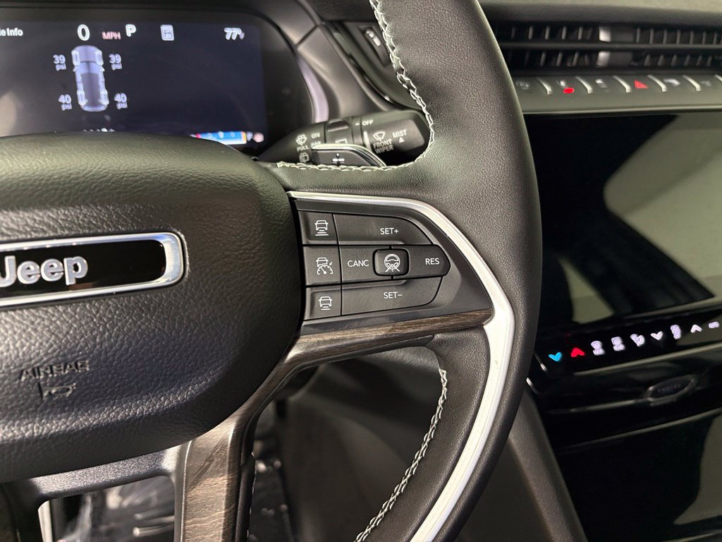 New 2027 Jeep Grand Cherokee Altitude RWD image 19