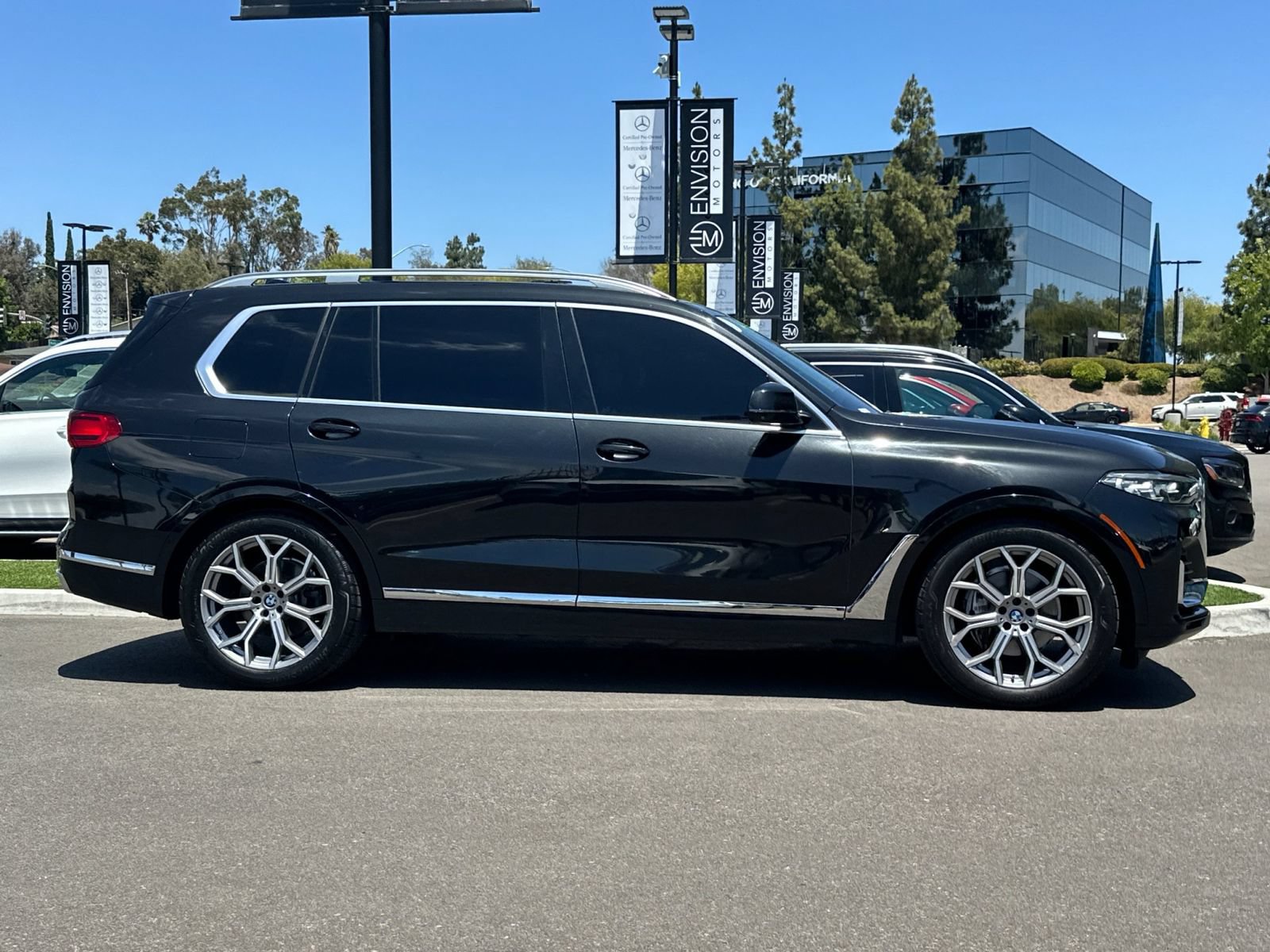 Used 2020 BMW X7 xDrive40i w/ Parking Assistance Package AWD/4WD image 2