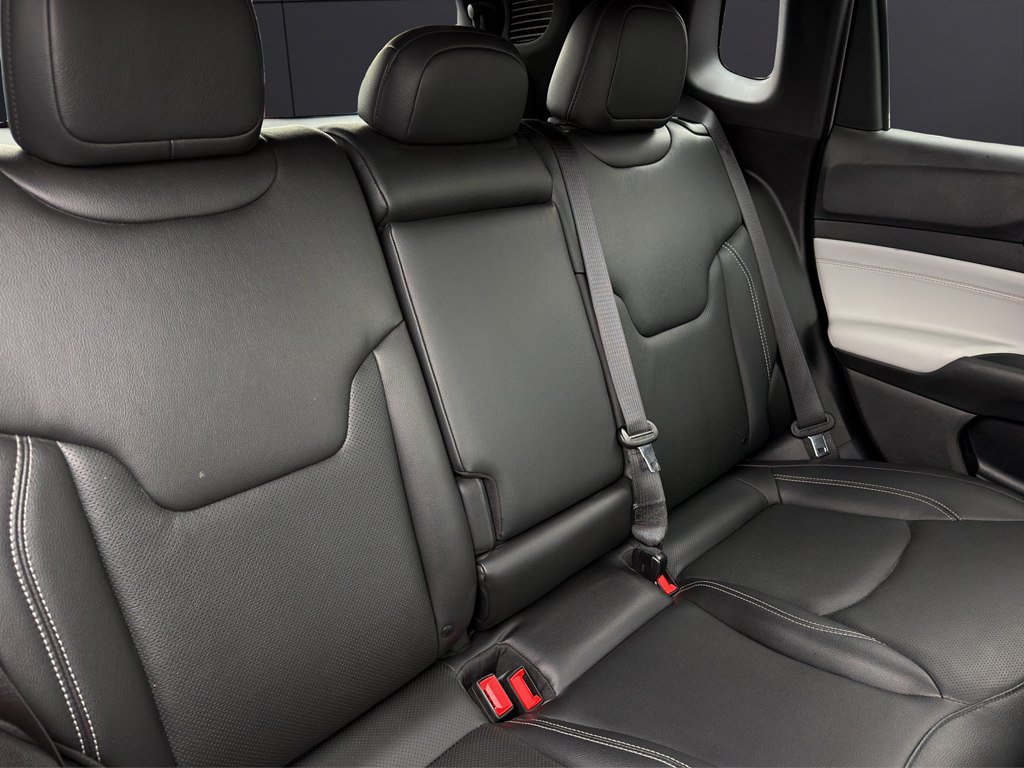 Used 2025 Jeep Compass Limited w/ Elite Group AWD/4WD image 19