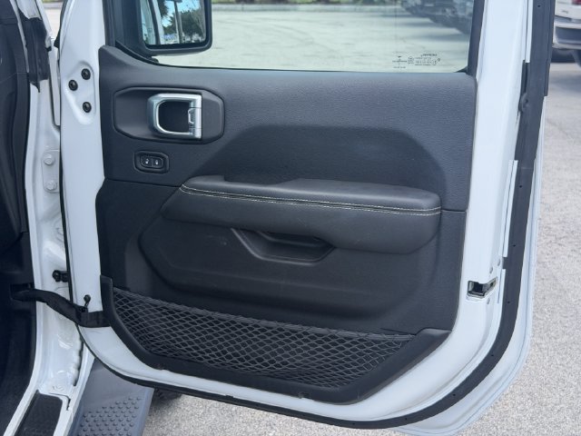Used 2019 Jeep Wrangler Unlimited Sahara AWD/4WD image 36