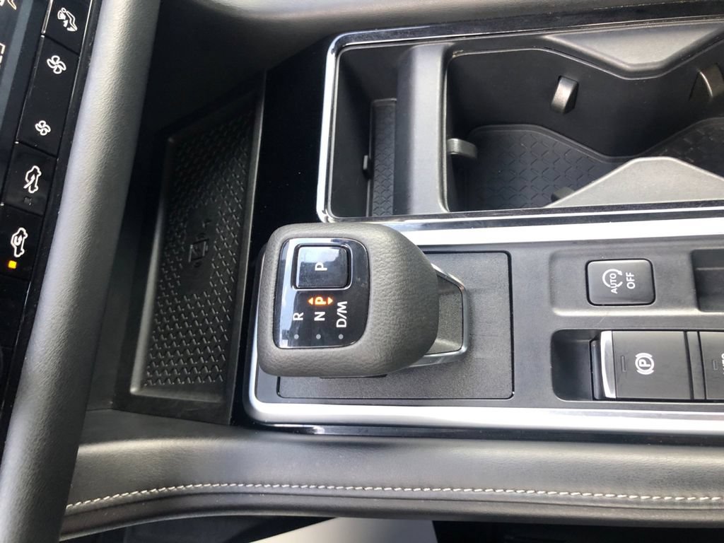 Used 2023 Nissan Pathfinder SL w/ Lighting Package (N92) FWD image 32