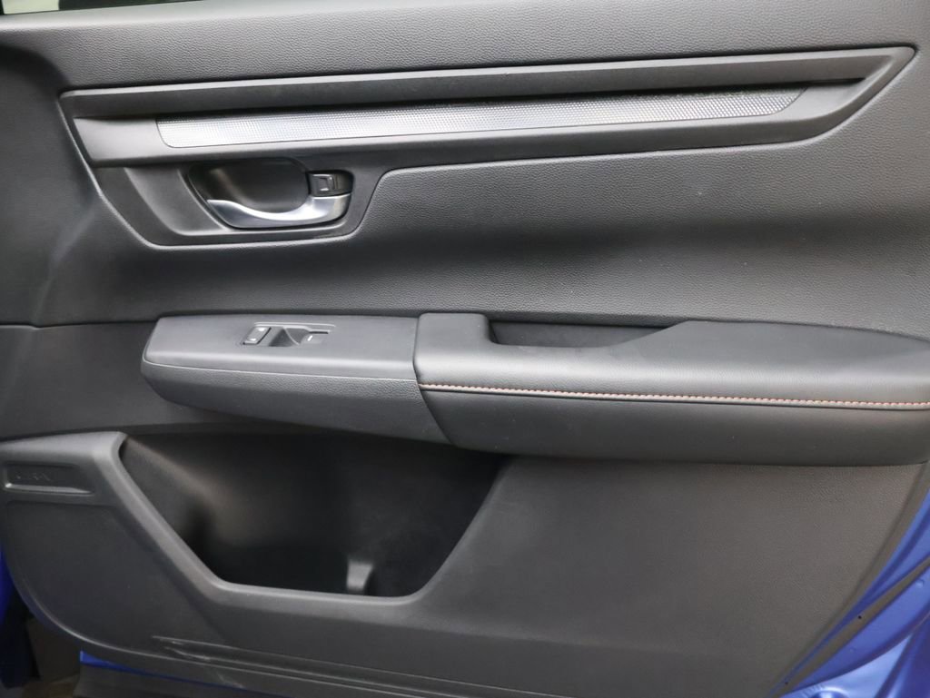 Used 2025 Honda CR-V Sport image 11